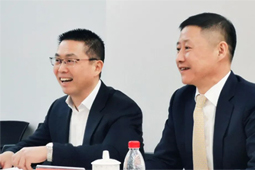 第十三届全国政协委员、经济委员会副主任，中国国际经济交流中心常务副理事长毕井泉到访领航国际，深入交流大健康产业发展