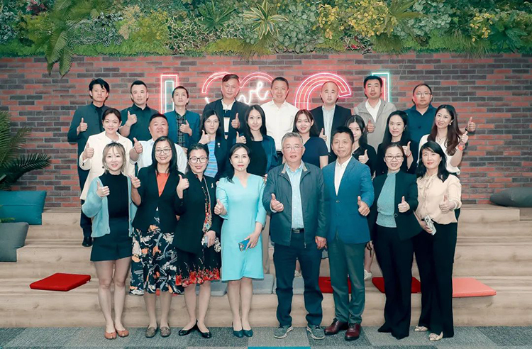 中国人才交流协会主办、领航国际人力资源公司承办的“一带一路”人力资源服务业务调研会合影